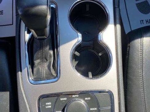 Used 2018 Jeep Grand Cherokee Limited image 26