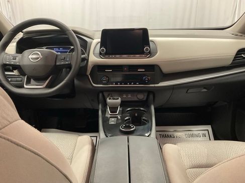 Used 2025 Nissan Rogue SV AWD/4WD image 32