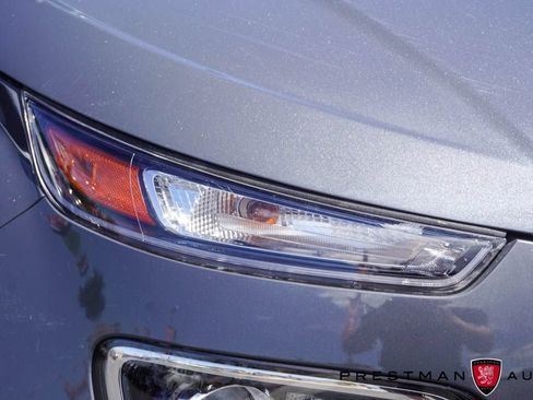Used 2024 Hyundai Venue SE FWD image 17