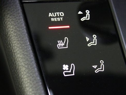 Certified 2026 Porsche Macan S image 30