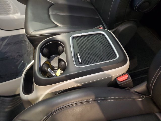 Used 2023 Chrysler Pacifica Touring-L FWD image 28