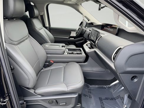 New 2025 Ford Expedition Active image 27