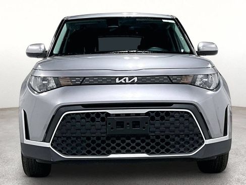 Used 2025 Kia Soul LX FWD image 4