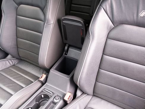 Used 2018 Volkswagen Golf R 4-Door image 9