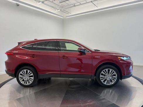 Used 2021 Toyota Venza Limited w/ Advanced Technology Package AWD/4WD image 2
