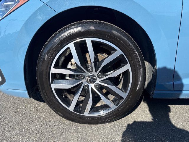 Used 2025 Volkswagen Jetta SE FWD image 28