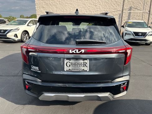 Used 2025 Kia Seltos EX w/ EX Sunroof Package image 4