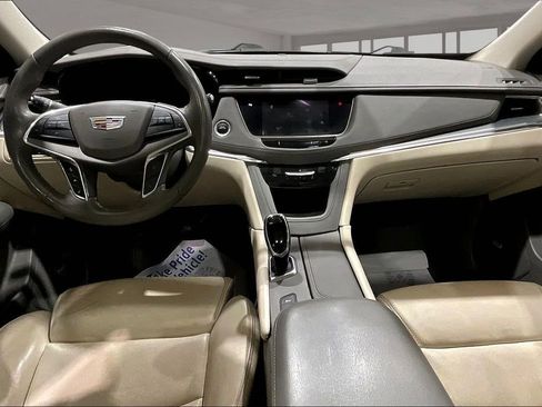 Used 2017 Cadillac XT5 Luxury w/ Driver Awareness Package image 16