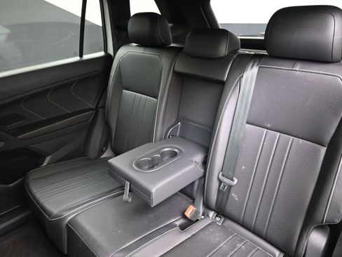 Used 2024 Volkswagen Tiguan SE R-Line image 20