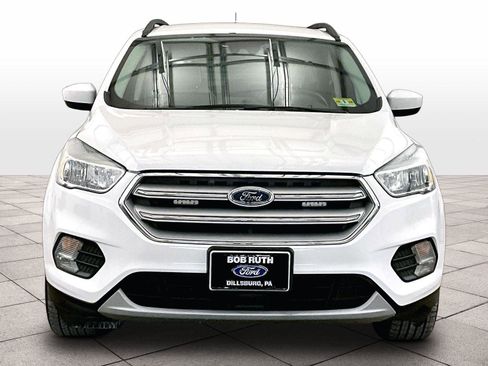 Used 2018 Ford Escape SE w/ Ford Safe & Smart Package image 3