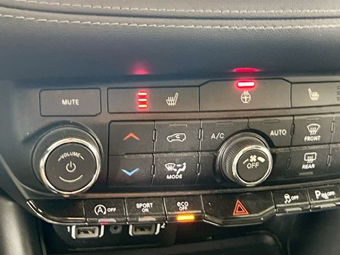 Used 2022 Dodge Durango GT image 19