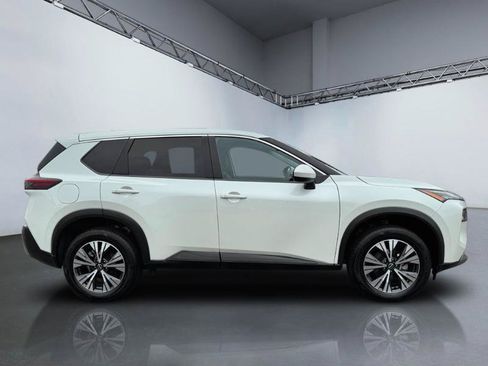 Used 2023 Nissan Rogue SV AWD/4WD image 3