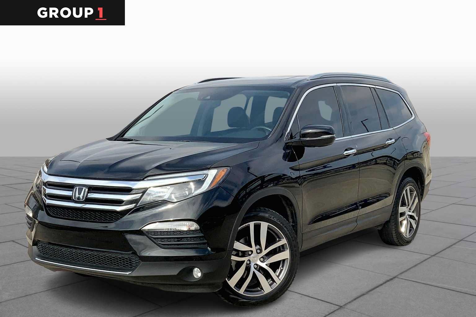 Used 2017 Honda Pilot Elite image 1