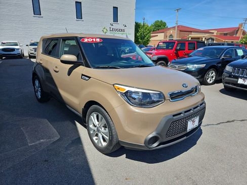 Used 2015 Kia Soul + FWD image 9