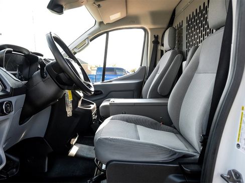 Used 2019 Ford Transit 250 130 Low Roof image 3