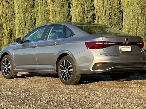 New 2026 Volkswagen Jetta SE image 6
