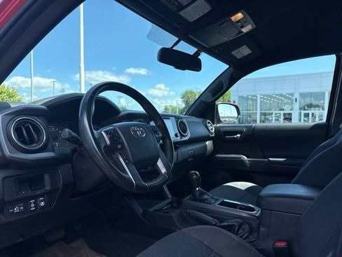 Used 2017 Toyota Tacoma TRD Sport w/ Tow Package (A/T) AWD/4WD image 15