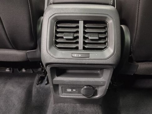 Used 2021 Volkswagen Tiguan SEL image 38