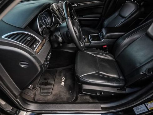 Used 2015 Chrysler 300 C RWD image 54