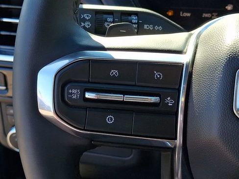 Used 2025 GMC Yukon Denali image 16