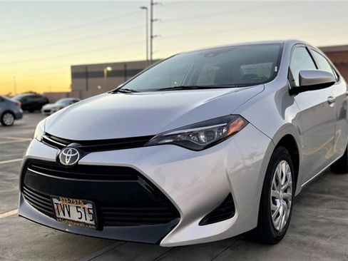 Used 2017 Toyota Corolla LE FWD image 1
