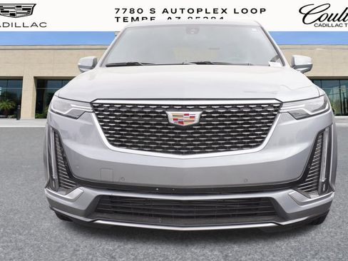 Certified 2025 Cadillac XT6 Luxury FWD image 2