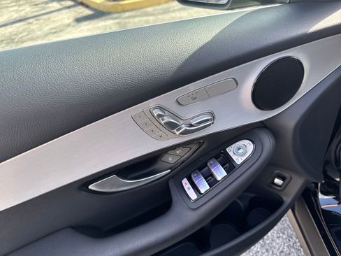 Used 2022 Mercedes-Benz GLC 300 image 13