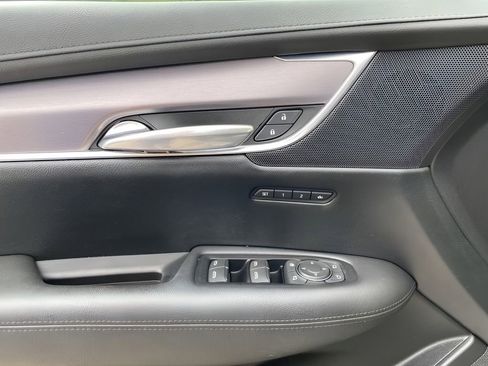 Used 2018 Cadillac XT5 Luxury w/ LPO, Sport Package image 21