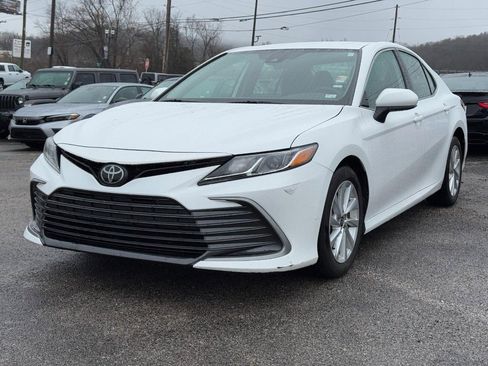 Used 2024 Toyota Camry LE image 6