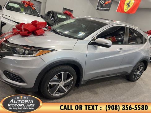 Used 2022 Honda HR-V EX image 3