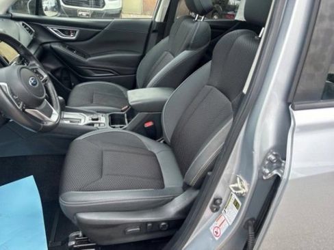 Used 2019 Subaru Forester Premium AWD/4WD image 13