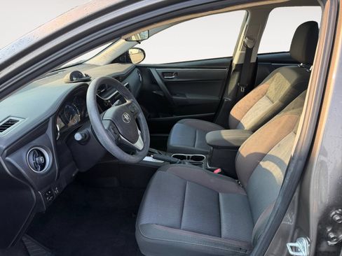 Used 2017 Toyota Corolla LE w/ Carpet Mat Package (TMS) FWD image 9