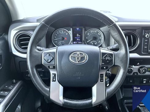 Used 2019 Toyota Tacoma SR5 AWD/4WD image 11