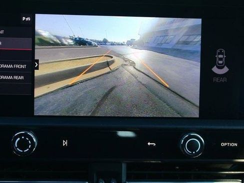 Used 2024 Porsche Macan w/ Premium Plus Package image 18