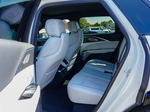 Certified 2024 Cadillac Lyriq Sport RWD image 9
