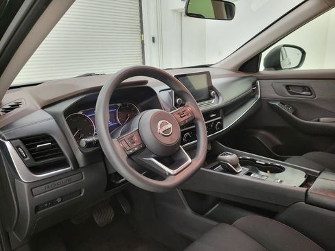 Used 2023 Nissan Rogue S image 22