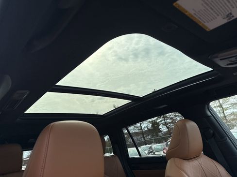 Used 2025 Toyota Highlander Platinum image 19