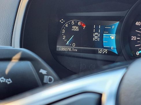 Used 2024 Ford Edge SEL image 18