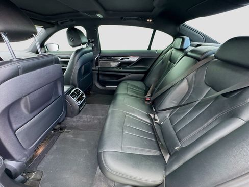Used 2019 BMW 740i w/ M Sport Package RWD image 16