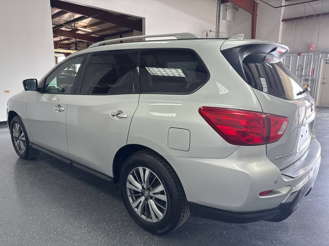 Used 2019 Nissan Pathfinder SL AWD/4WD image 6