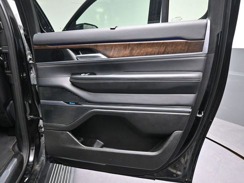 Used 2024 Jeep Grand Wagoneer L 4WD image 21