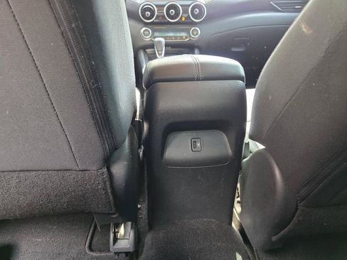 Used 2021 Nissan Sentra SV FWD image 12
