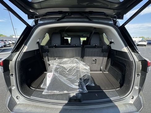 New 2026 Nissan Pathfinder SL image 17