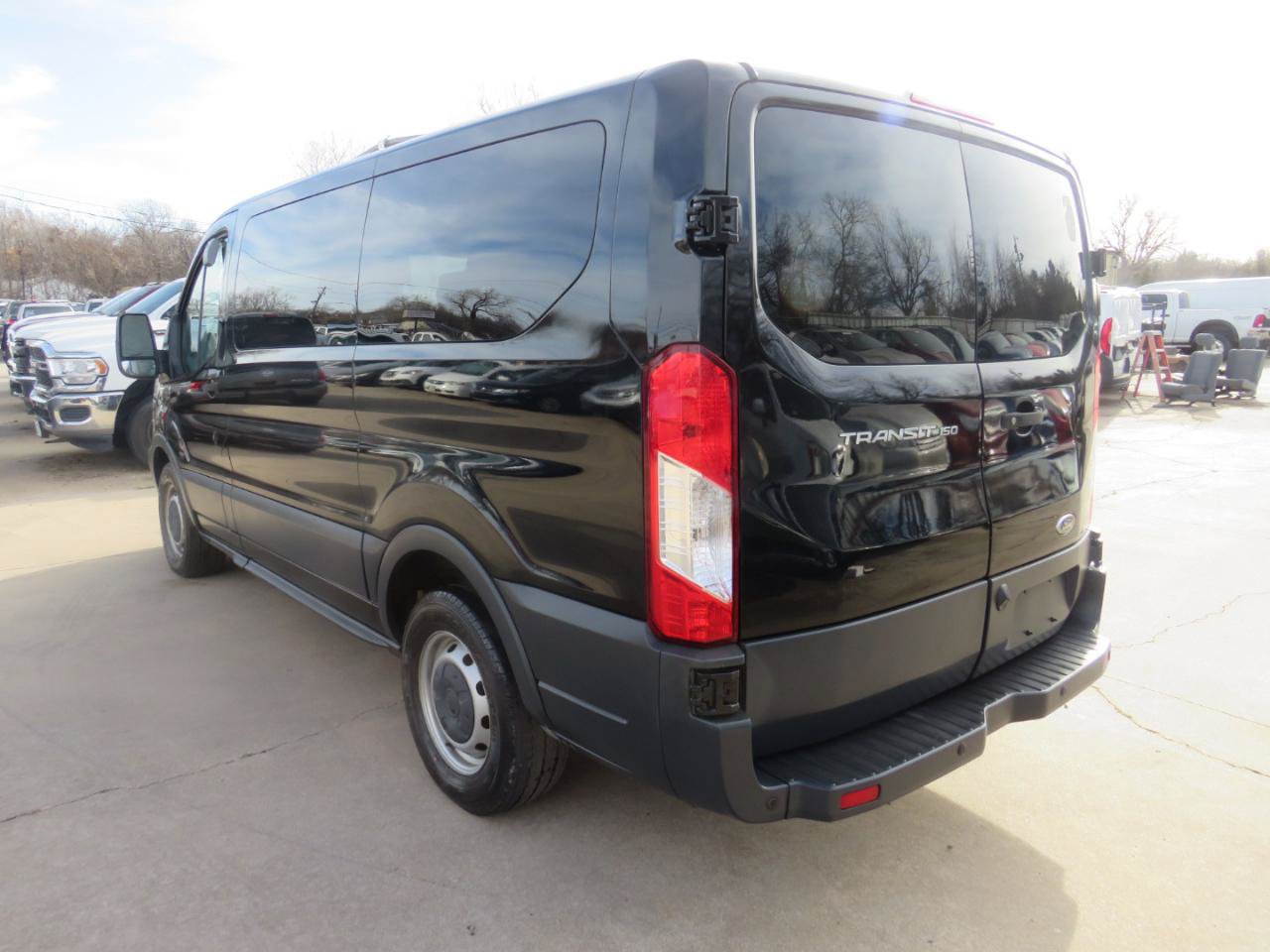 Used 2018 Ford Transit 150 130 Low Roof Wagon RWD image 8