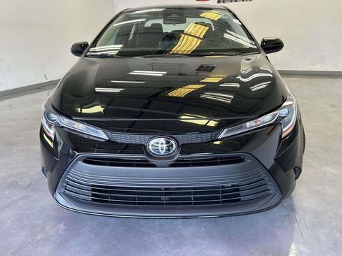 Used 2025 Toyota Corolla LE FWD image 8