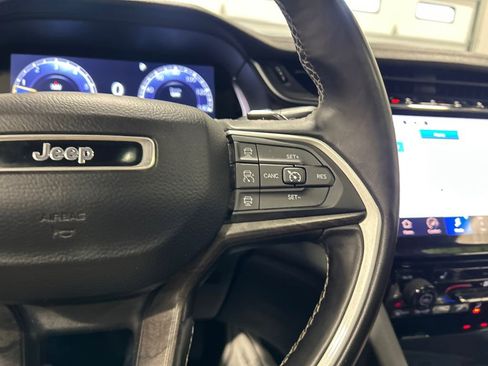 Used 2022 Jeep Grand Cherokee Limited image 21