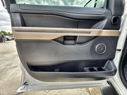 Used 2024 Ford Expedition XLT RWD image 13
