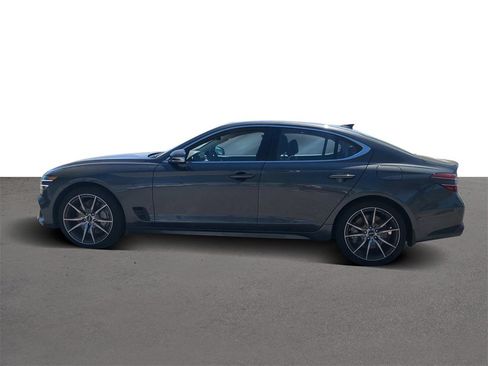 Used 2025 Genesis G70 2.5T image 6