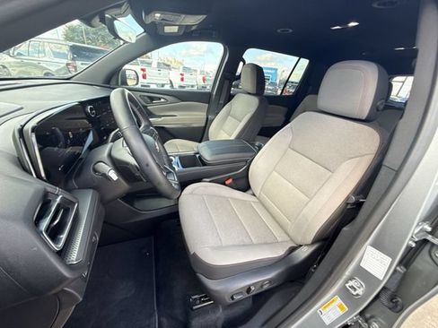 Used 2026 Chevrolet Traverse LT w/ Driver Confidence Package FWD image 20