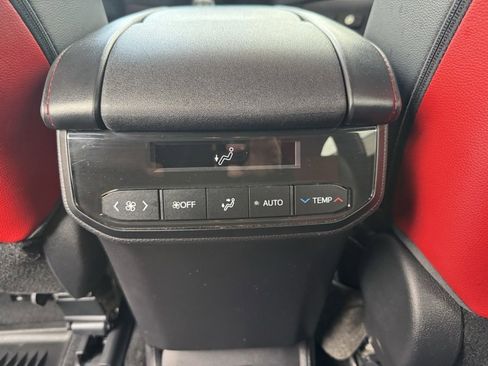 Certified 2023 Toyota Highlander XSE image 34